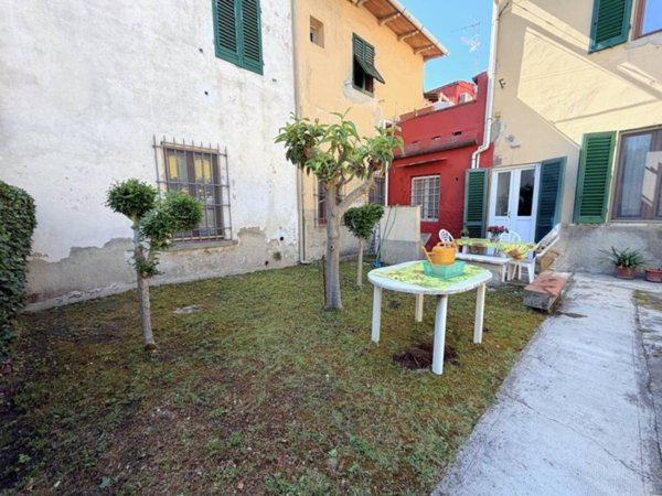 casa indipendente in vendita a Campi Bisenzio in zona San Donnino