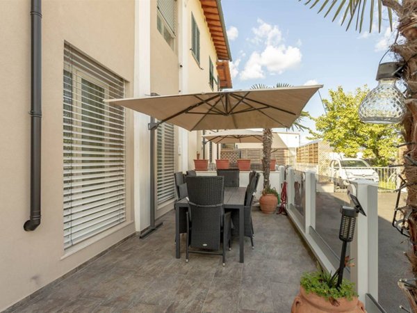 casa indipendente in vendita a Campi Bisenzio in zona San Piero a Ponti
