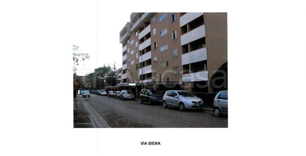 negozio in vendita a Campi Bisenzio