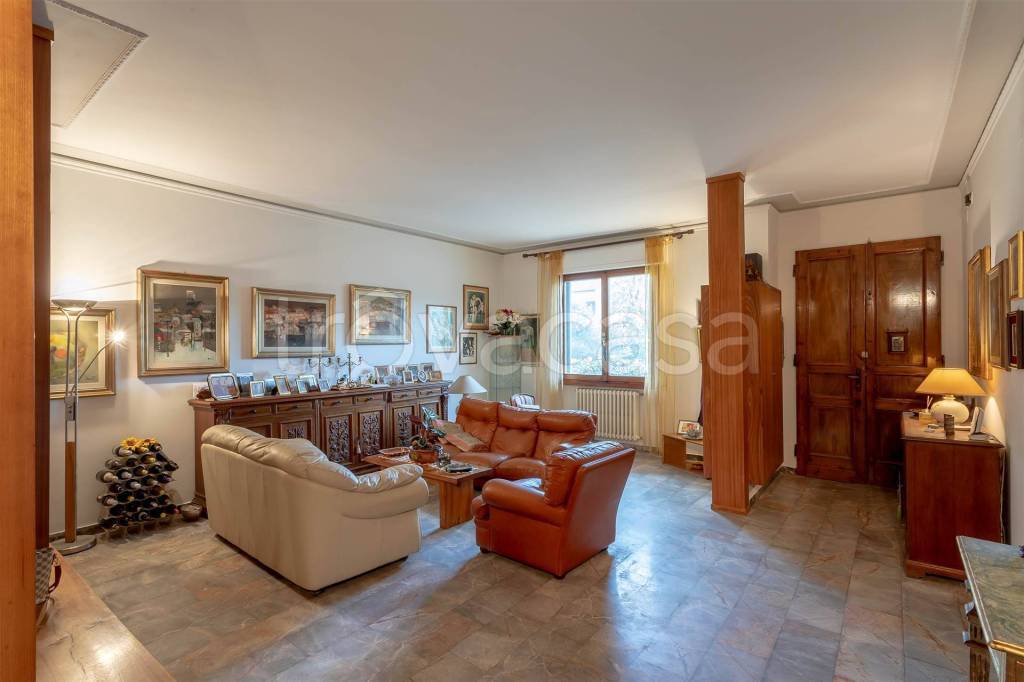 casa indipendente in vendita a Campi Bisenzio
