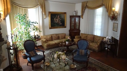 casa indipendente in vendita a Campi Bisenzio