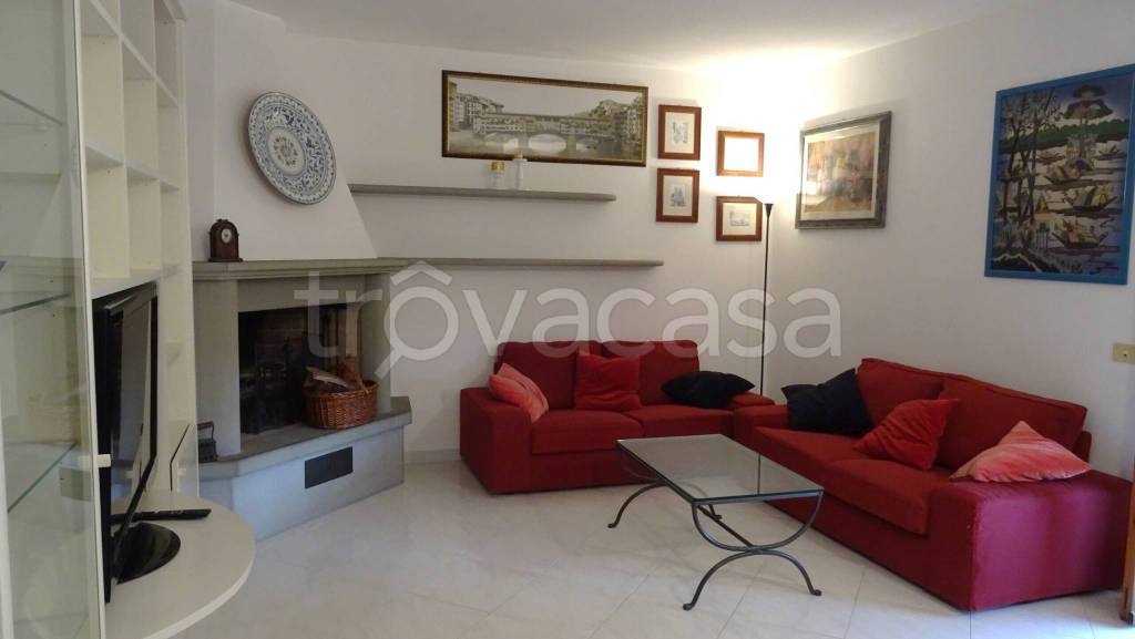 casa indipendente in vendita a Campi Bisenzio