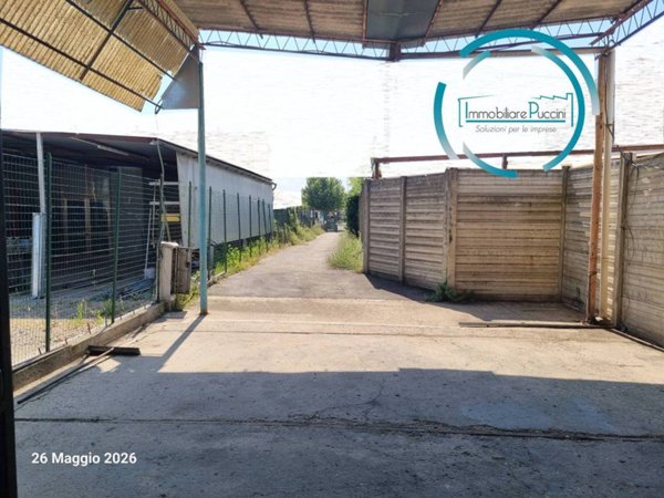 locale commerciale in vendita a Campi Bisenzio in zona San Donnino