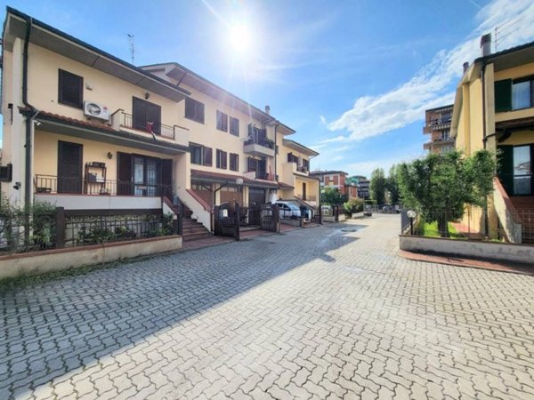 appartamento in vendita a Campi Bisenzio in zona San Cresci