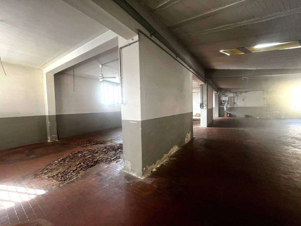 negozio in vendita a Campi Bisenzio in zona Capalle