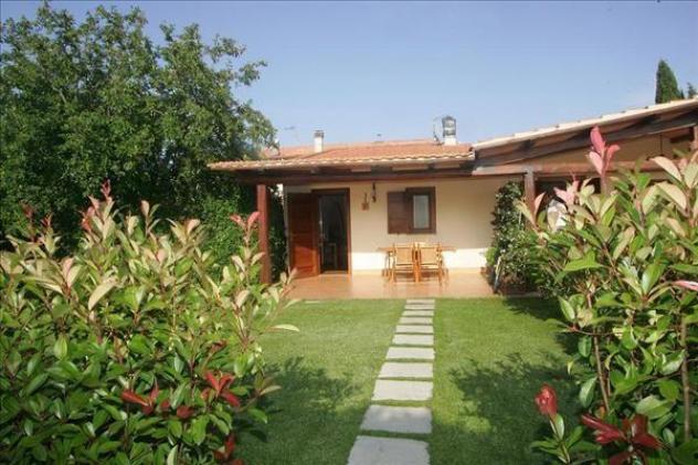 casa indipendente in vendita a Campi Bisenzio