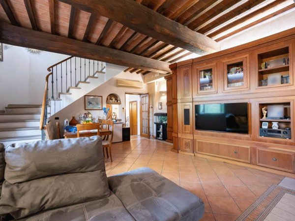 casa indipendente in vendita a Campi Bisenzio in zona San Piero a Ponti