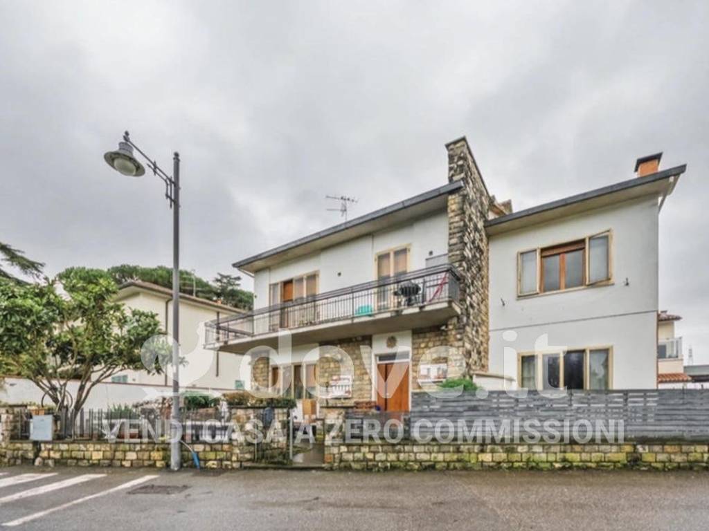 casa indipendente in vendita a Campi Bisenzio