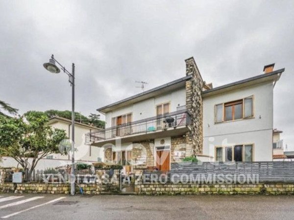 casa indipendente in vendita a Campi Bisenzio