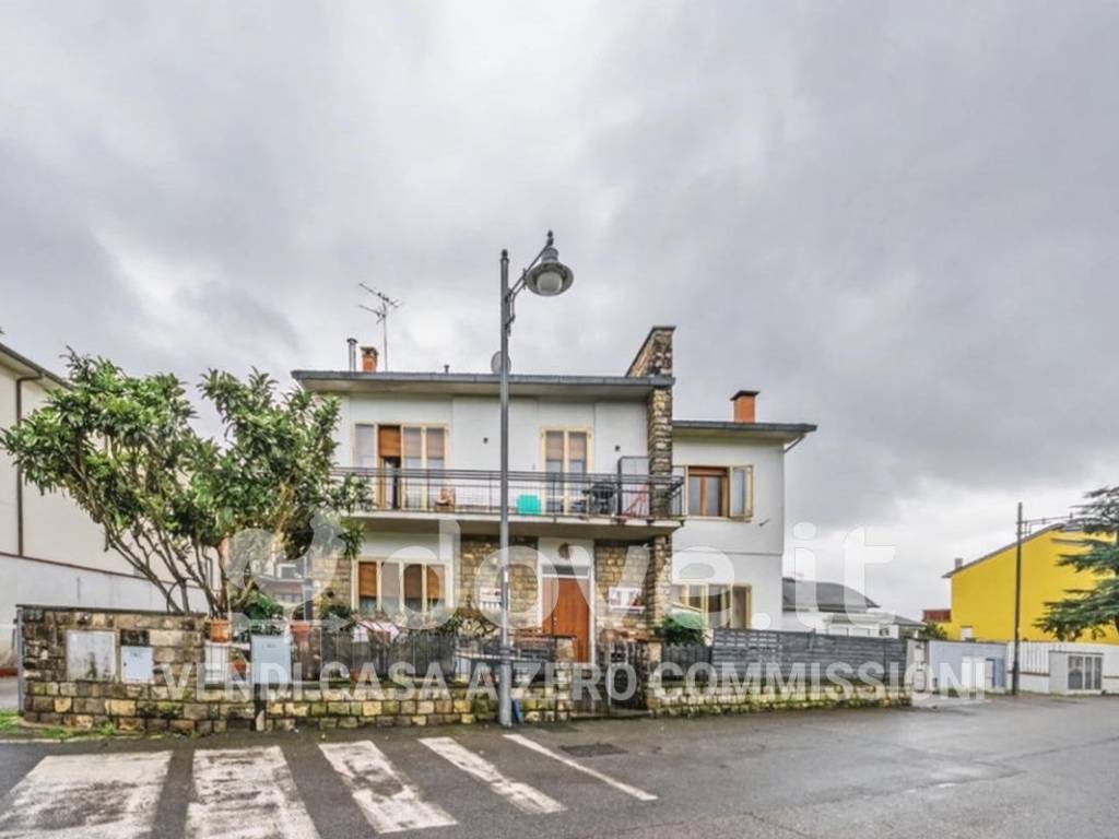casa indipendente in vendita a Campi Bisenzio