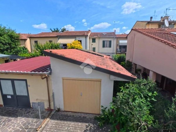 casa indipendente in vendita a Campi Bisenzio in zona Capalle