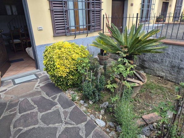 casa indipendente in vendita a Campi Bisenzio
