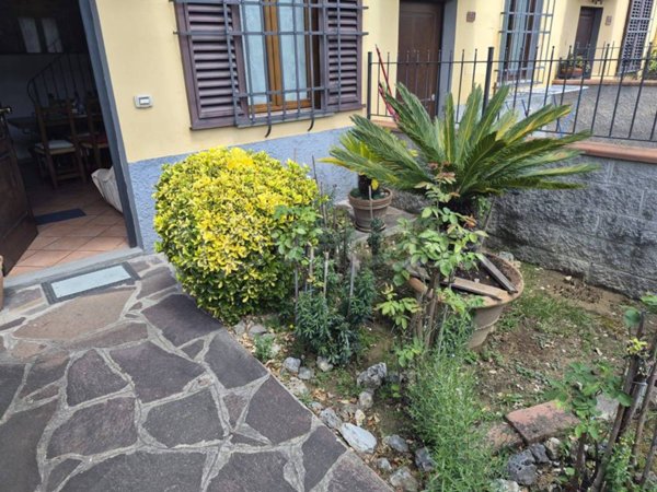 casa indipendente in vendita a Campi Bisenzio in zona Limite
