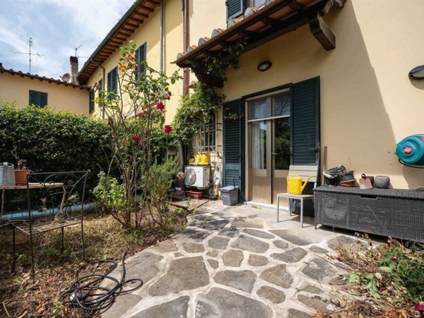 casa indipendente in vendita a Campi Bisenzio in zona San Piero a Ponti