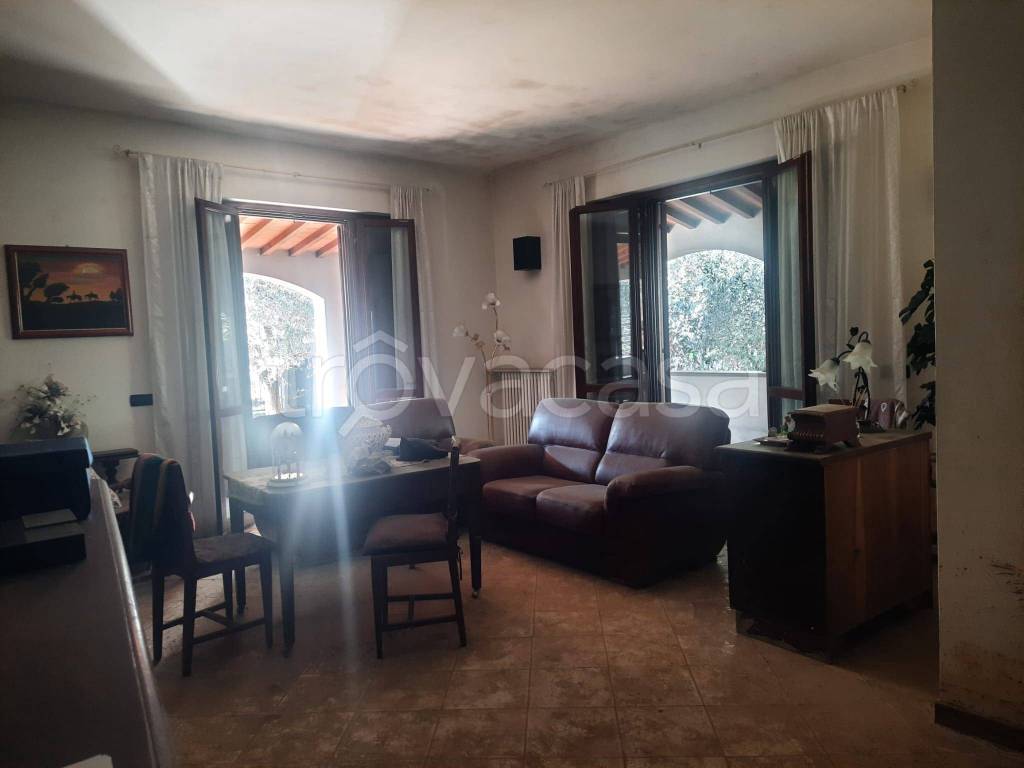 casa indipendente in vendita a Campi Bisenzio