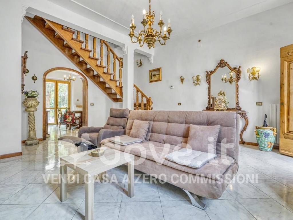 casa indipendente in vendita a Campi Bisenzio