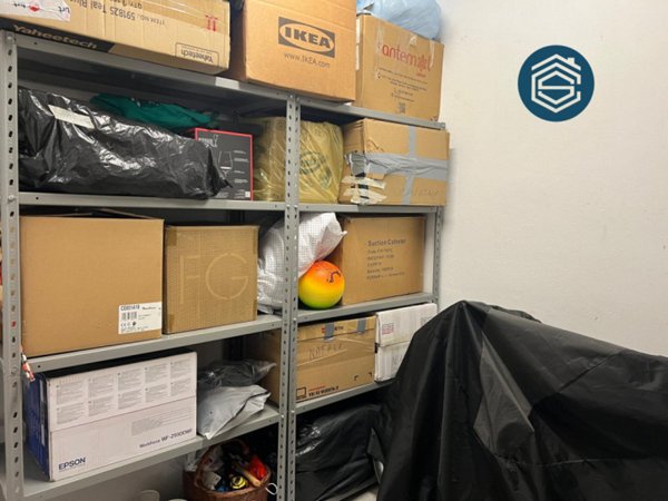 locale di sgombero in vendita a Campi Bisenzio