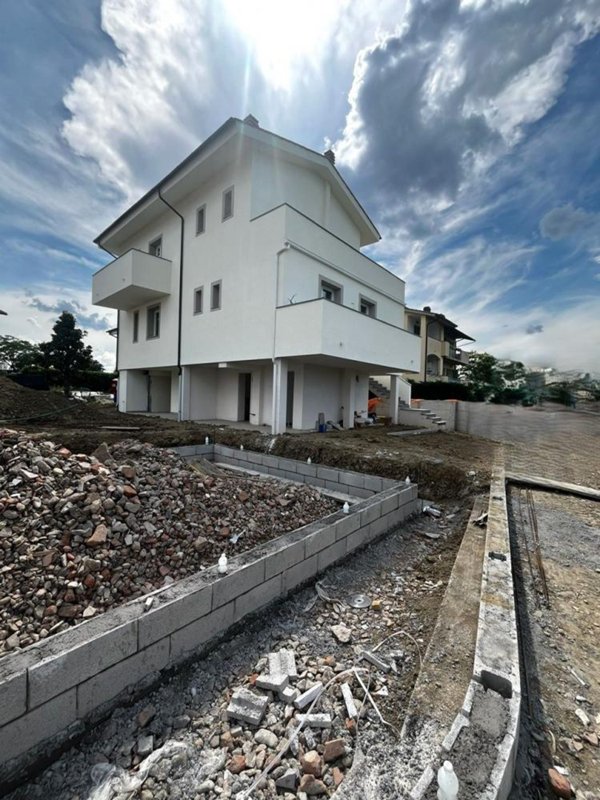 casa indipendente in vendita a Campi Bisenzio in zona Sant'Angelo a Lecore