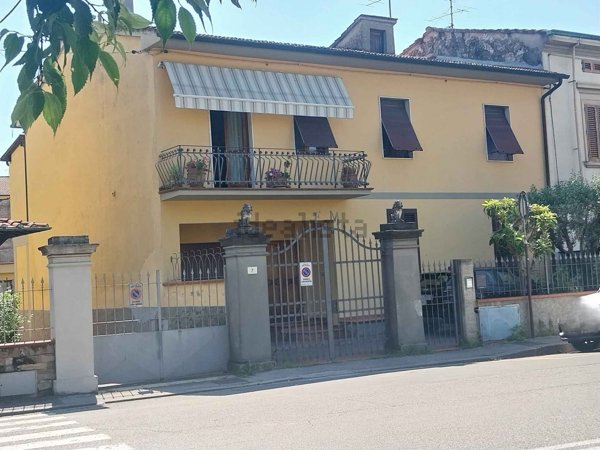 appartamento in vendita a Campi Bisenzio in zona Capalle