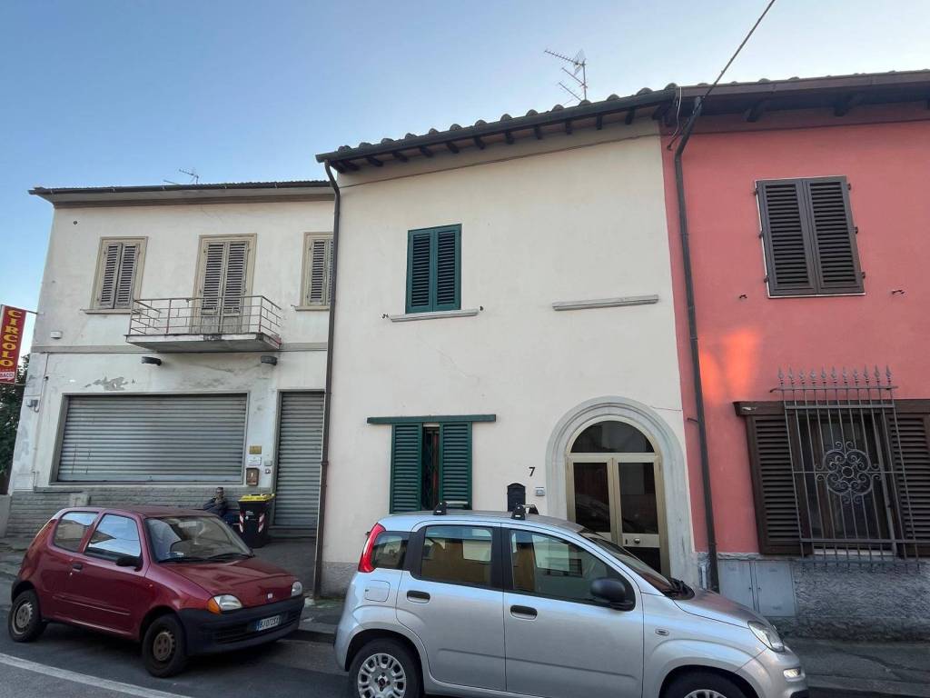 casa indipendente in vendita a Campi Bisenzio in zona Capalle