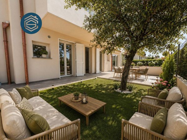 casa indipendente in vendita a Campi Bisenzio