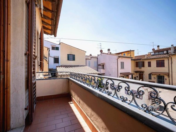 casa indipendente in vendita a Campi Bisenzio