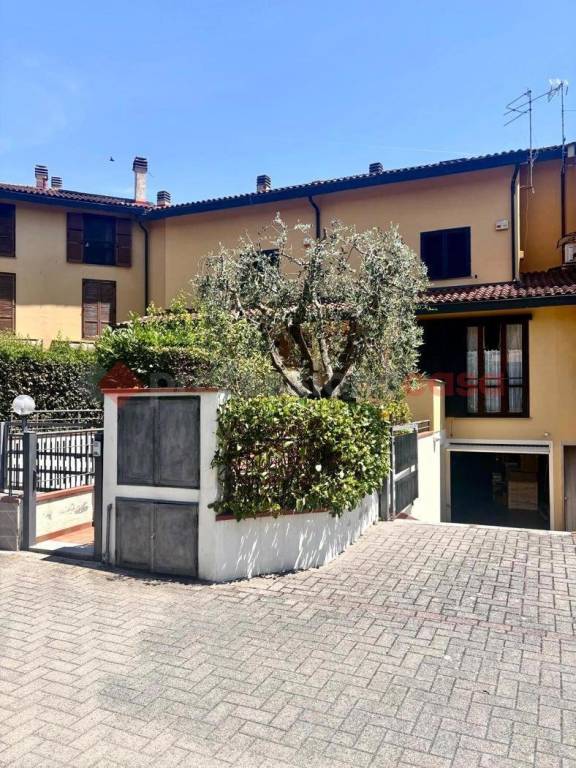 casa indipendente in vendita a Campi Bisenzio in zona San Piero a Ponti