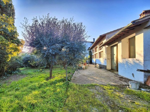 casa indipendente in vendita a Campi Bisenzio in zona San Donnino
