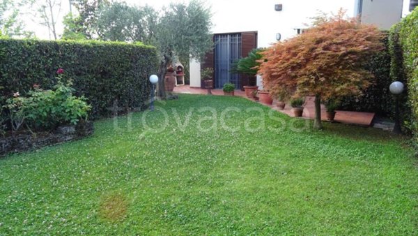 casa indipendente in vendita a Campi Bisenzio in zona Capalle