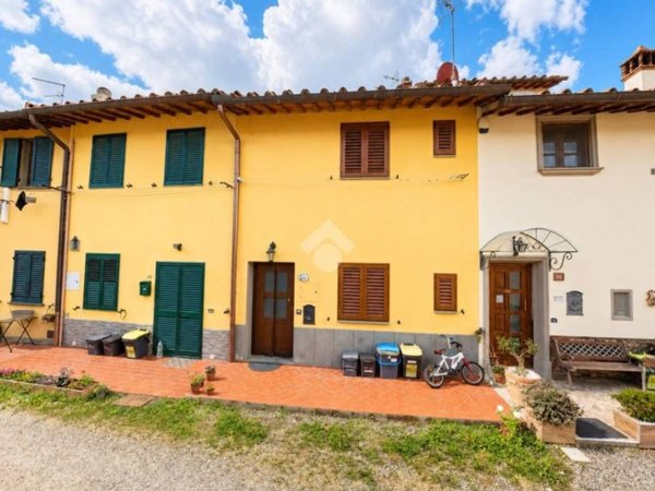casa indipendente in vendita a Campi Bisenzio