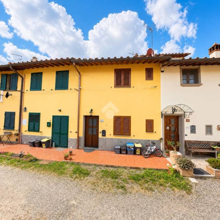 casa indipendente in vendita a Campi Bisenzio