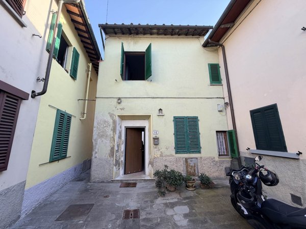 casa indipendente in vendita a Campi Bisenzio