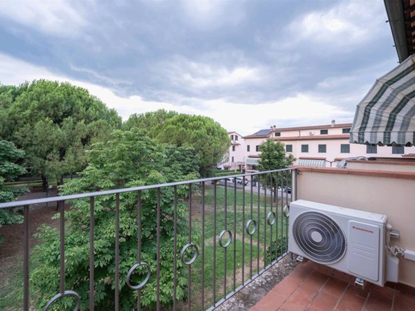 casa indipendente in vendita a Campi Bisenzio