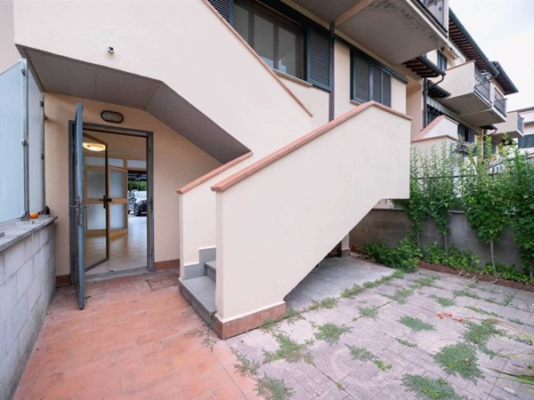 casa indipendente in vendita a Campi Bisenzio