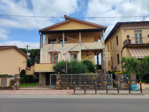 casa indipendente in vendita a Campi Bisenzio in zona Sant'Angelo a Lecore
