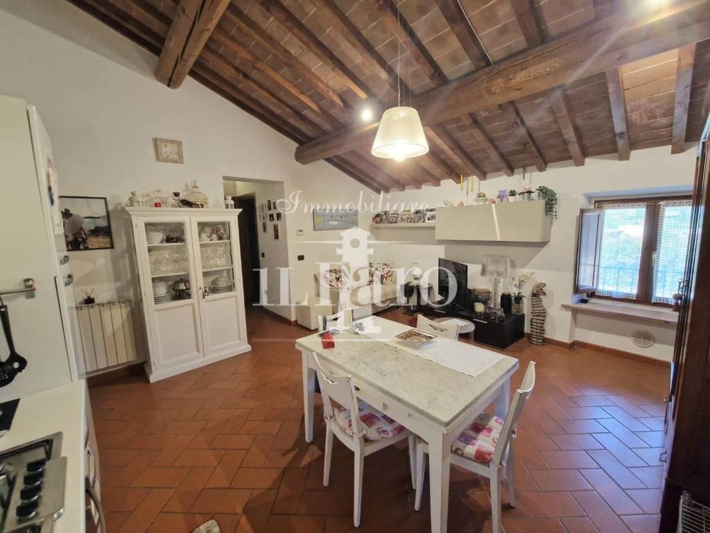 appartamento in vendita a Campi Bisenzio in zona Limite