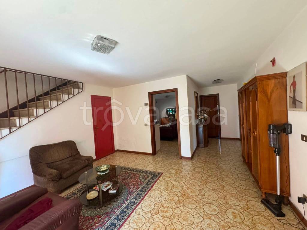 casa indipendente in vendita a Campi Bisenzio