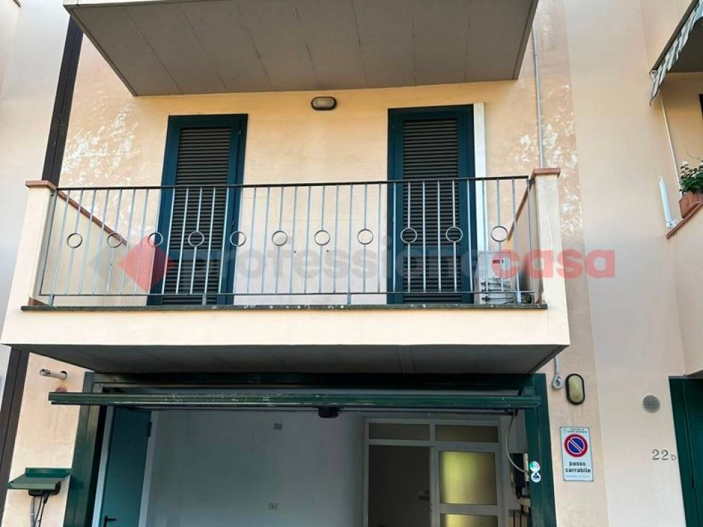 casa indipendente in vendita a Campi Bisenzio