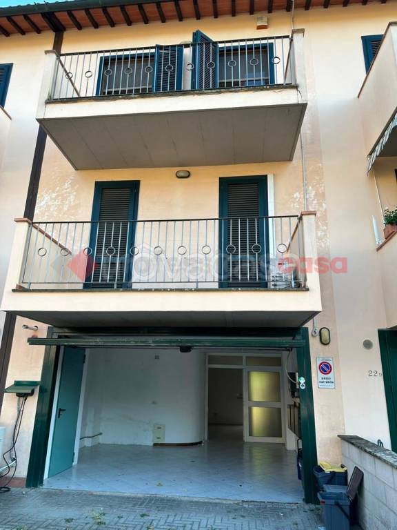 casa indipendente in vendita a Campi Bisenzio