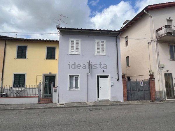 casa indipendente in vendita a Campi Bisenzio in zona Capalle