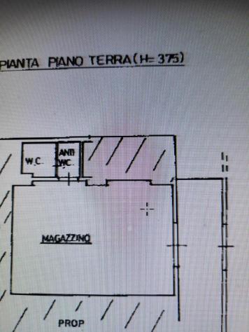 locale commerciale in vendita a Campi Bisenzio