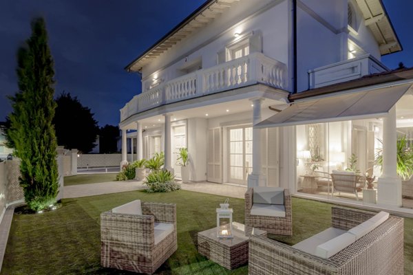 casa indipendente in vendita a Campi Bisenzio in zona Capalle