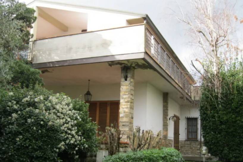 casa indipendente in vendita a Campi Bisenzio