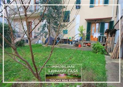 casa indipendente in vendita a Campi Bisenzio in zona Limite
