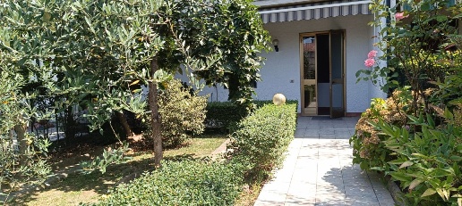 casa indipendente in vendita a Campi Bisenzio in zona San Piero a Ponti