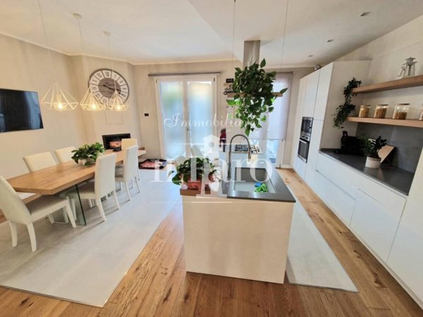 casa indipendente in vendita a Campi Bisenzio in zona Case Buffini