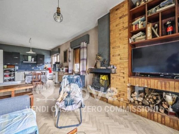 casa indipendente in vendita a Campi Bisenzio