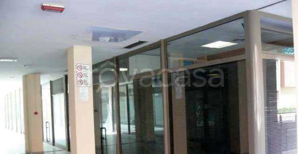 locale commerciale in vendita a Campi Bisenzio