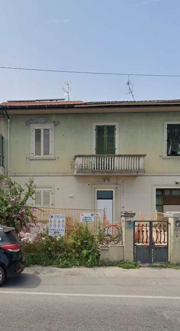 casa indipendente in vendita a Campi Bisenzio