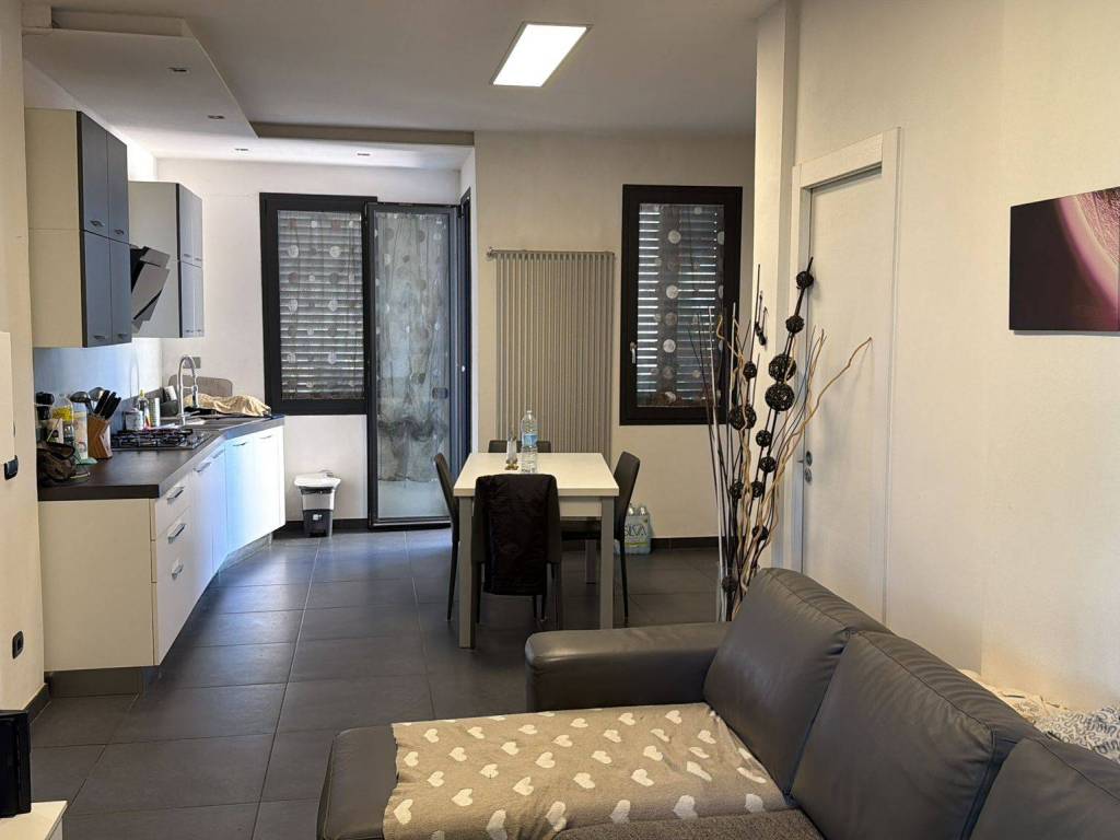 casa indipendente in vendita a Campi Bisenzio